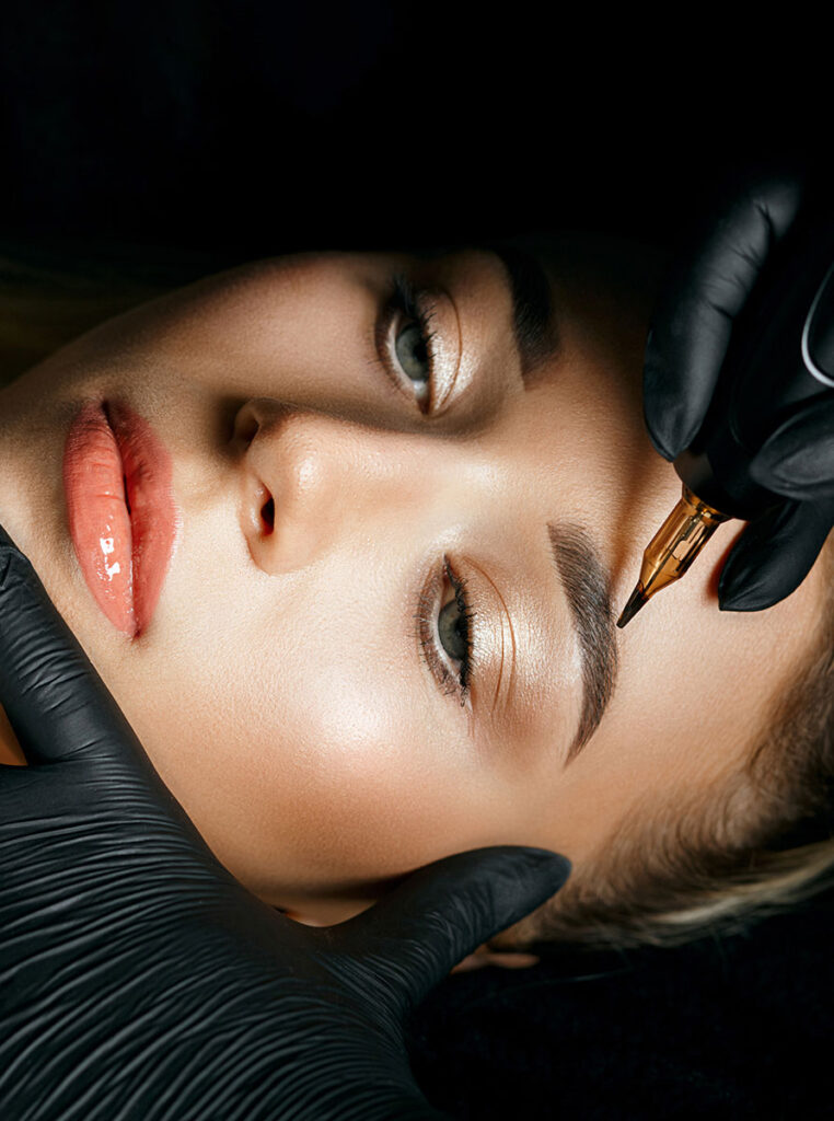 Augenbrauen-Permanent-Make-Up micropigmentare